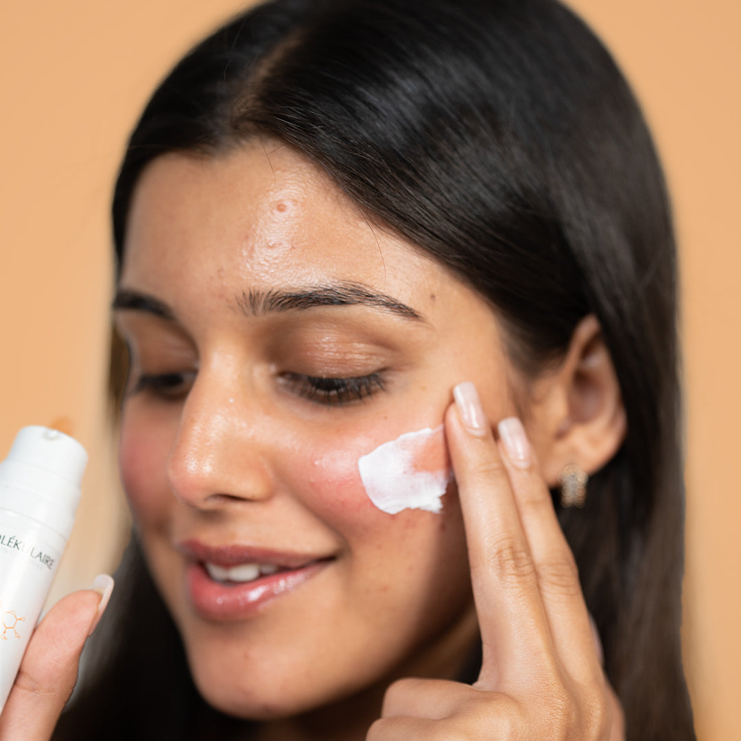 Oil Control Matte Sunscreen with SPF 50 PA +++ - Molekulaire